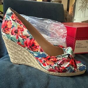 Brand new floral wedge sandals